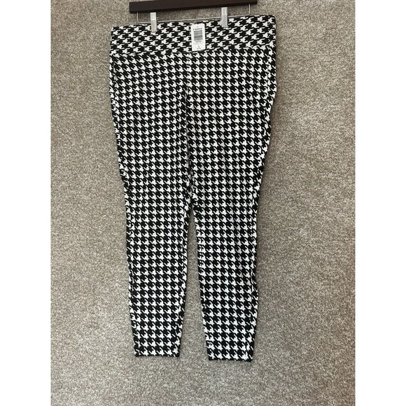 torrid Pants - Torrid Slim Fix Houndstooth High Rise Pull On Pixie Work Pant Size 1XL